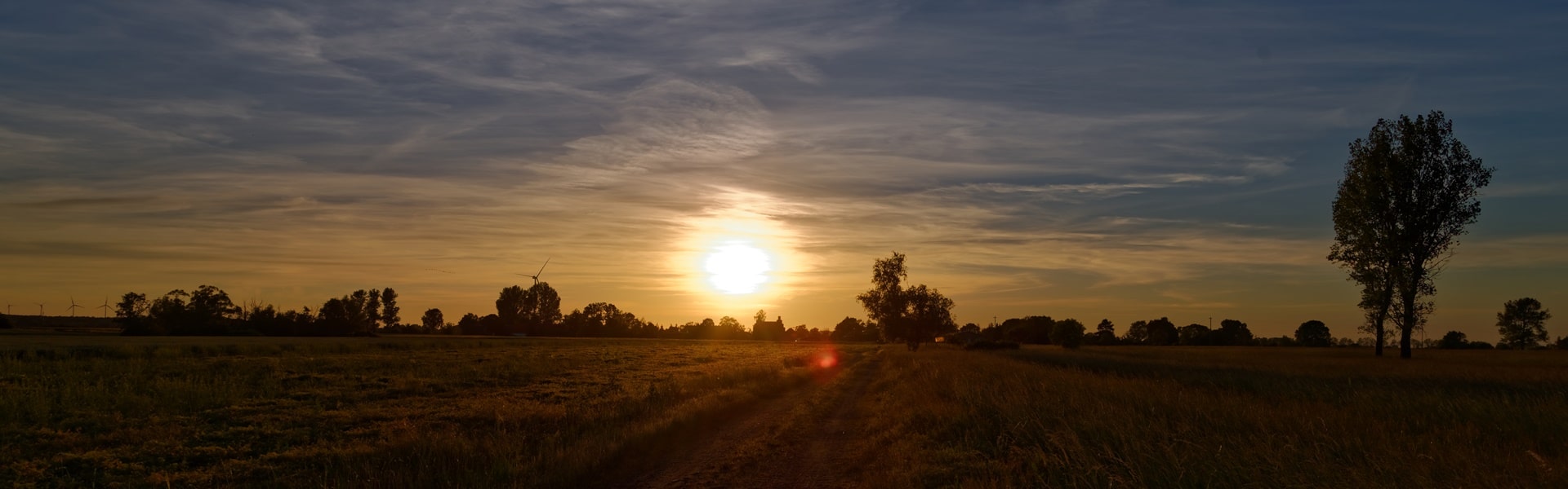 Wegezin im Licht der Abendsonne vom Spantekower Weg