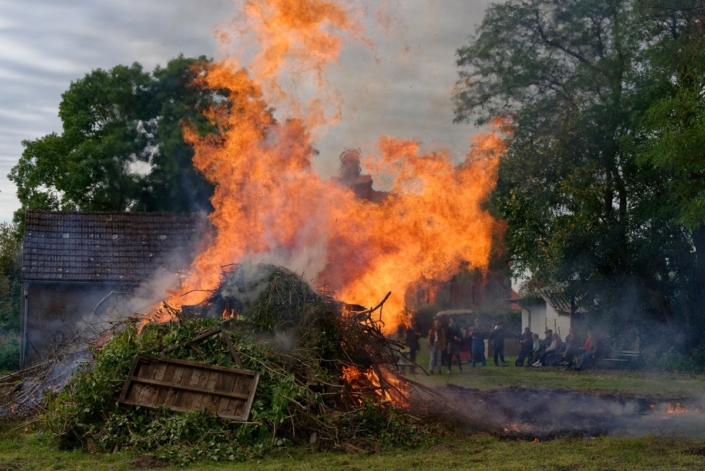 Am Lagerfeuer 144